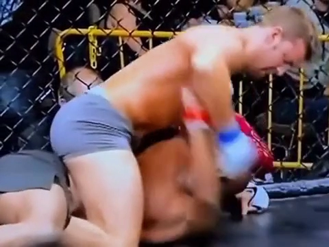 MMA 경기중에 나온 최고의 매너 플레이.gif