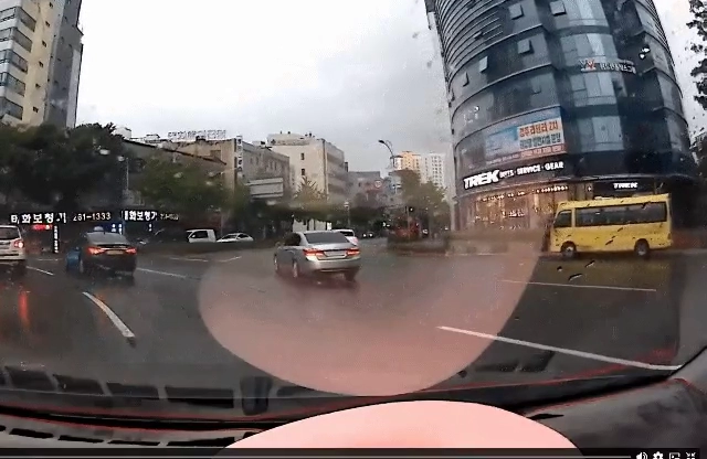 한문철TV 또 레전드 찍음 ㄷㄷ