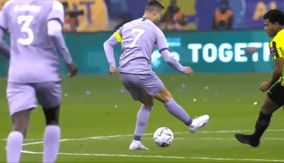 오늘자 호날두 개인기..