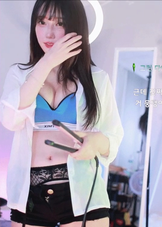 마젠타 검스에 브라 너무 야한 의상