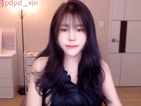 BJ파닥 가슴 다보이는 옆트임 치파오