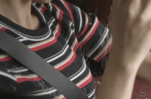 오빠 나 차에서 과자 좀 먹어두될깡?..