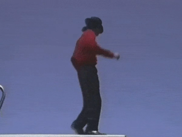 춤추는 마이클 잭슨 밀어서 떨어뜨리는 맥컬리 컬킨