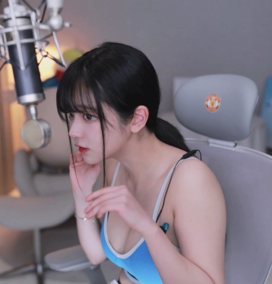 쵸단 쌔끈한 몸매 자랑