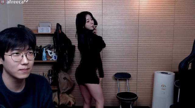 쭈디 지리는 담배 코카인