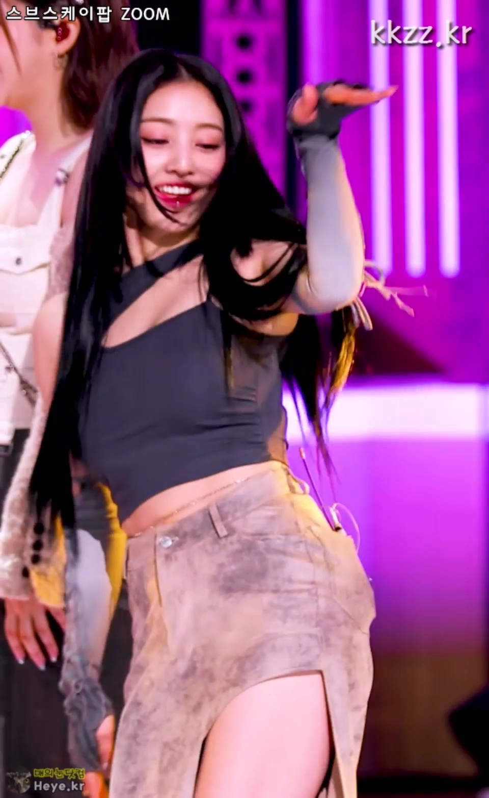 트와이스 지효 묵직한 가슴