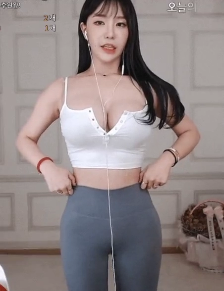 겨우디 인공미 가득한 가슴