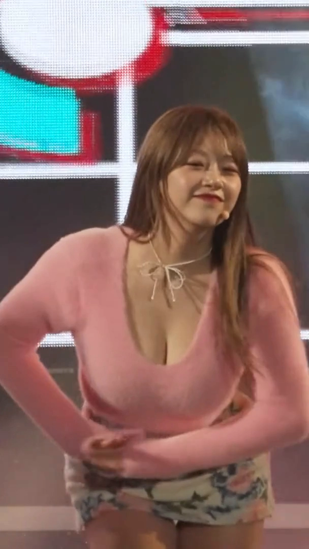 압도적인 가슴크기로 주목받는 시그니처 지원