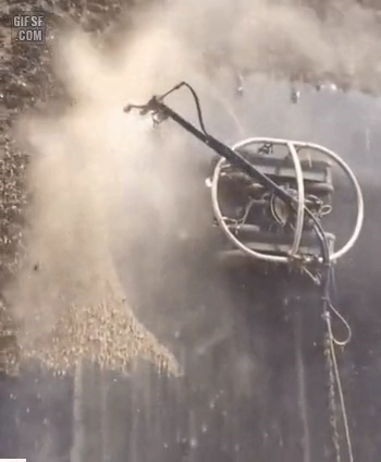 배에 붙은 따개비 청소하는 로봇