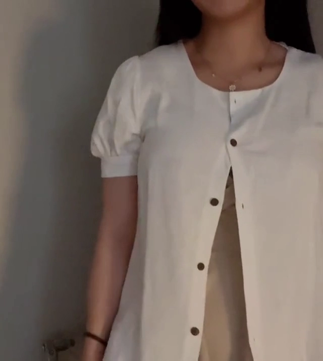 아슬아슬 단추 푸는 쵸단