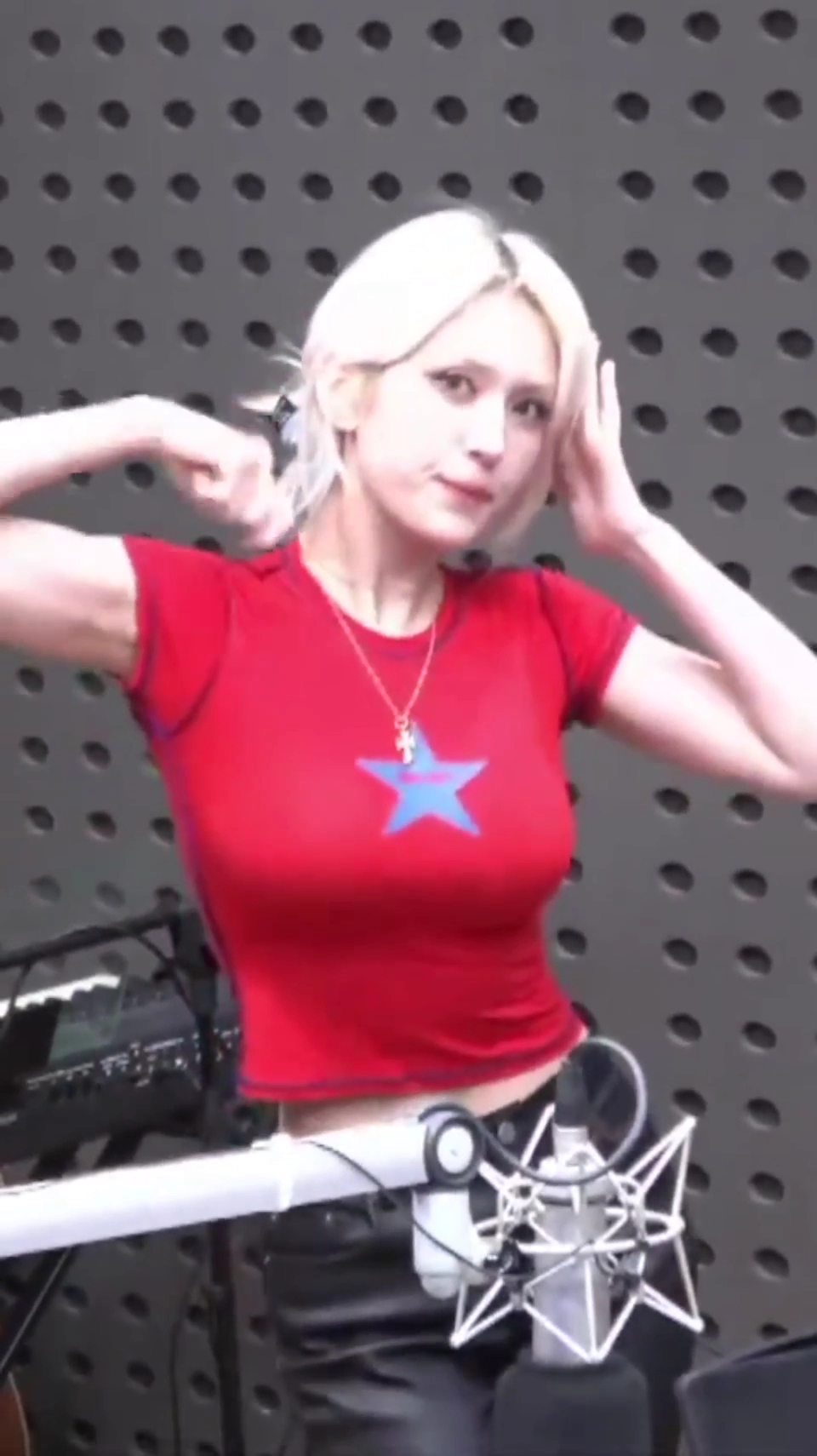 전소미 묵직한 핵무기