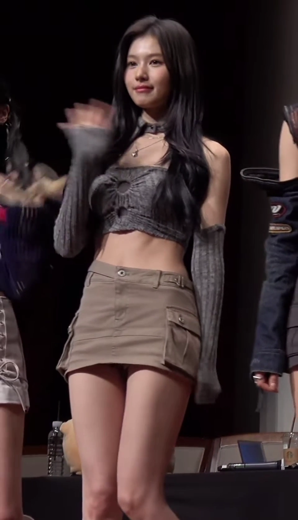 운동으로 다져진 탄력적인 사나 몸매