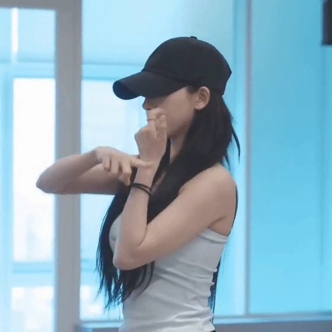 묵직한 카리나 안무연습