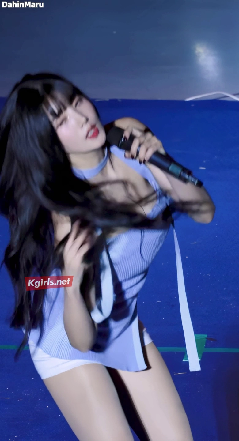 권은비 대학교 행사 묵직한 슴부먼트