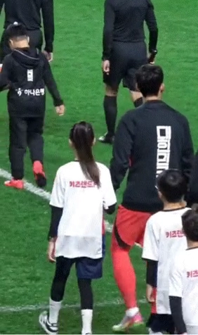 손흥민 루틴 따라하는 여자아이