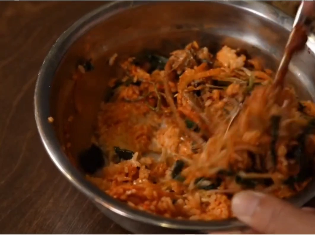 직원 밥이 더 맛있어 보인다...