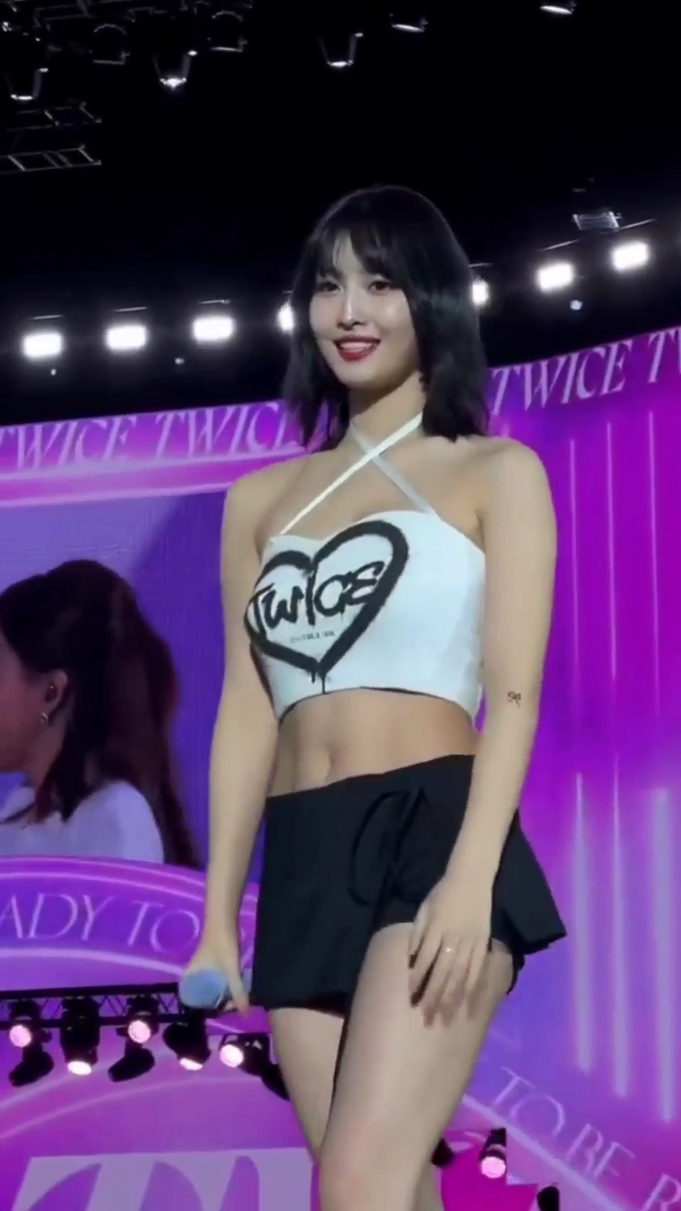 트와이스 모모 섹시한 복근 몸매