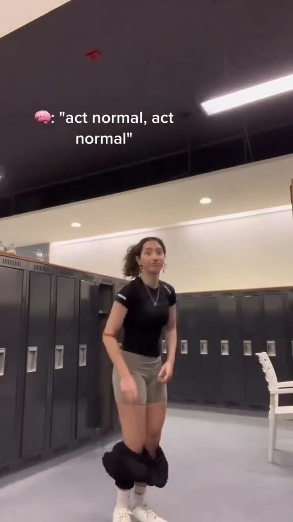 사람없을때 바지벗고 하체 체크하는 누나