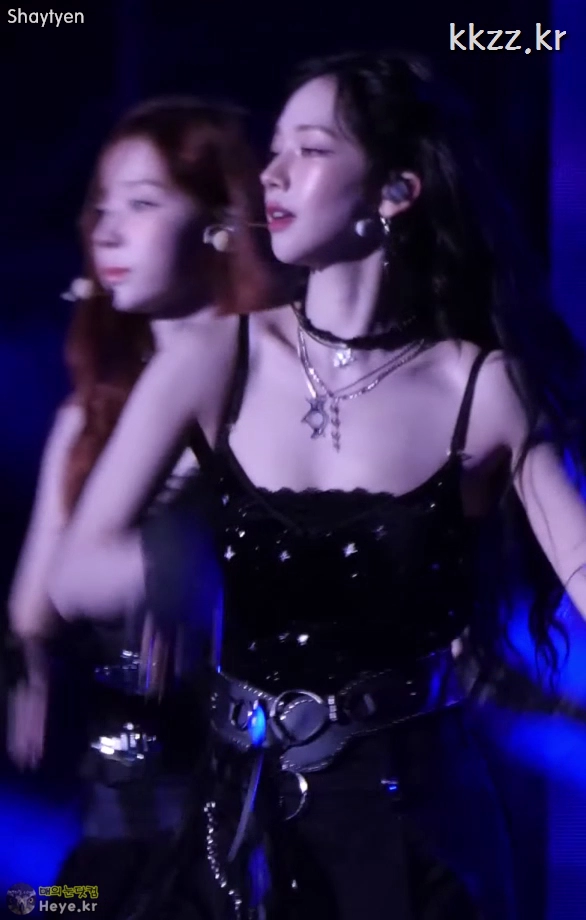 은은한 슴부먼트 묵직한 카리나