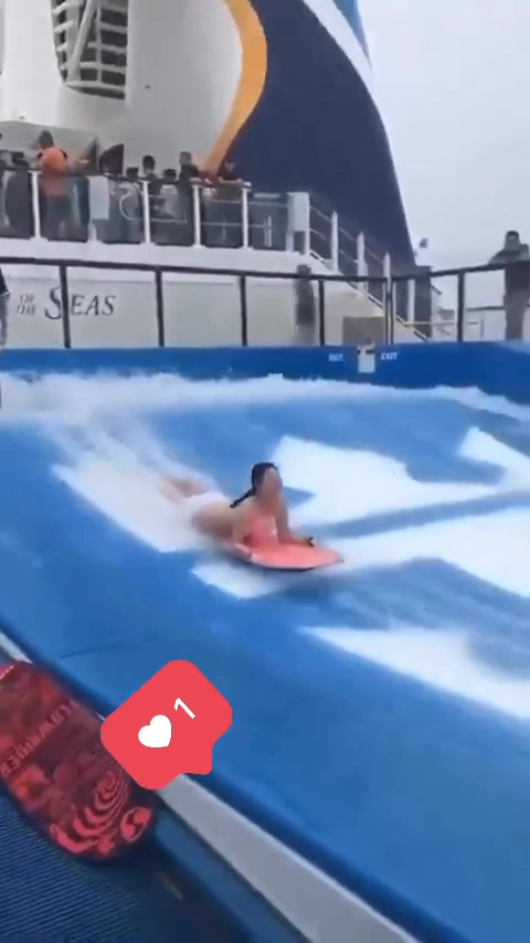 써핑장에서 팬티 벗겨진 여자