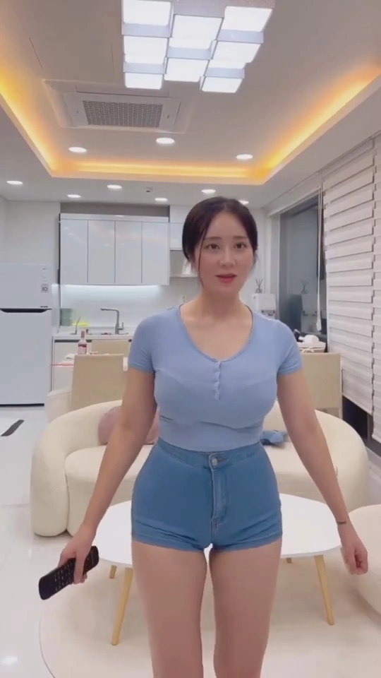 유튜버 워니 떡감 지릴듯한 최근 몸매