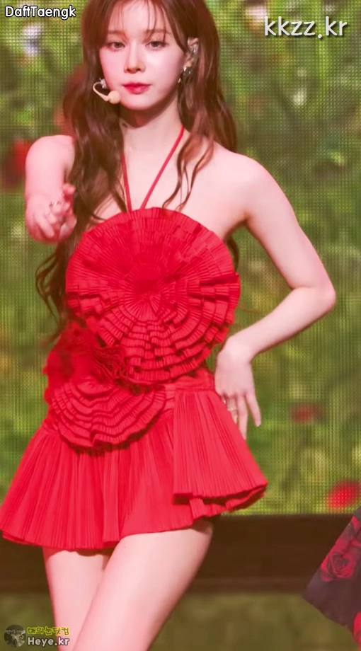 꼭지 노출 살짝 위험했던 윈터