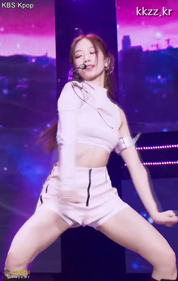 슬림 탄탄의 정석 르세라핌 카즈하