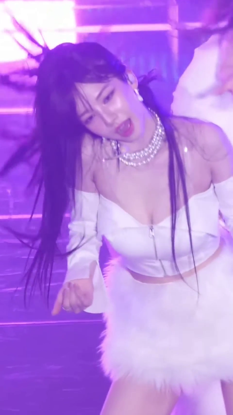 카리나 역대급 미드 노출