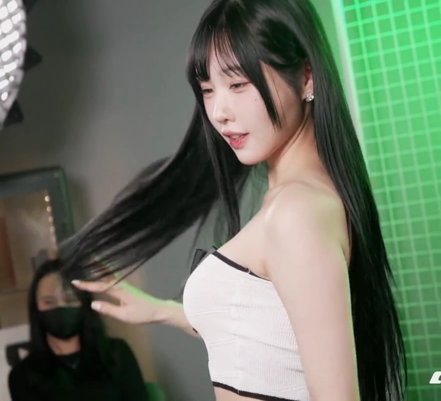 대만방송에 출연한 여캠 탑 한갱 실물