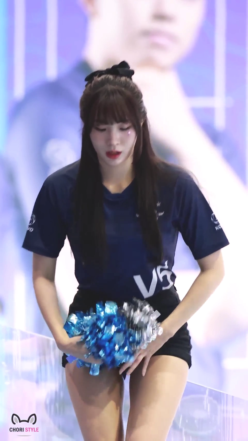 쪼그려 앉아서 포카리 마시는 정다혜 치어리더