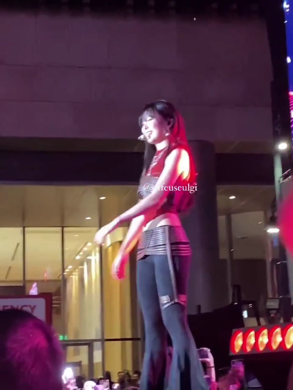 레드벨벳 슬기 적나라한 ㄷㄲ 자국