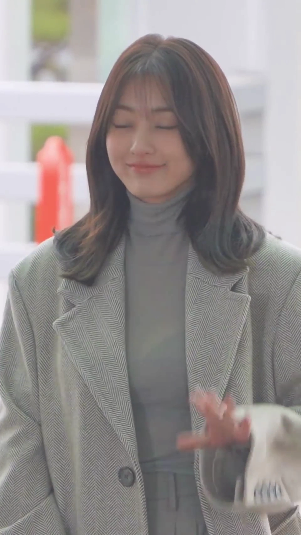 속옷 보이는 트와이스 지효 시스루 탱크탑