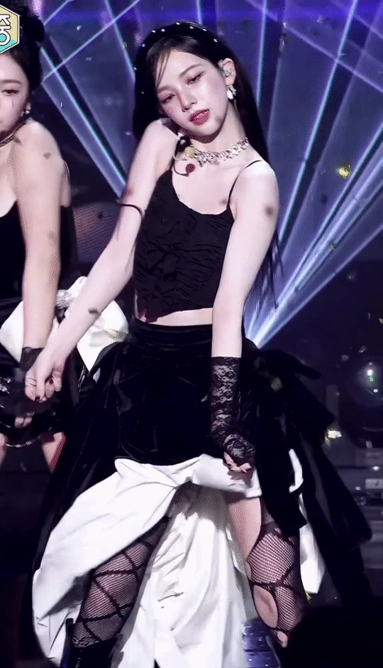 남자들 미치게 만드는 카리나