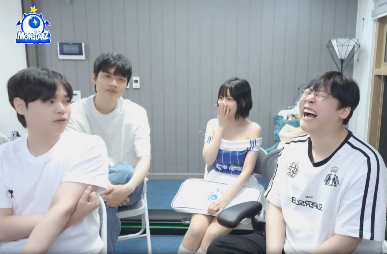 주하랑 슴골 웃으면서 자꾸 방심하더니 결국 은근슬젖 터져