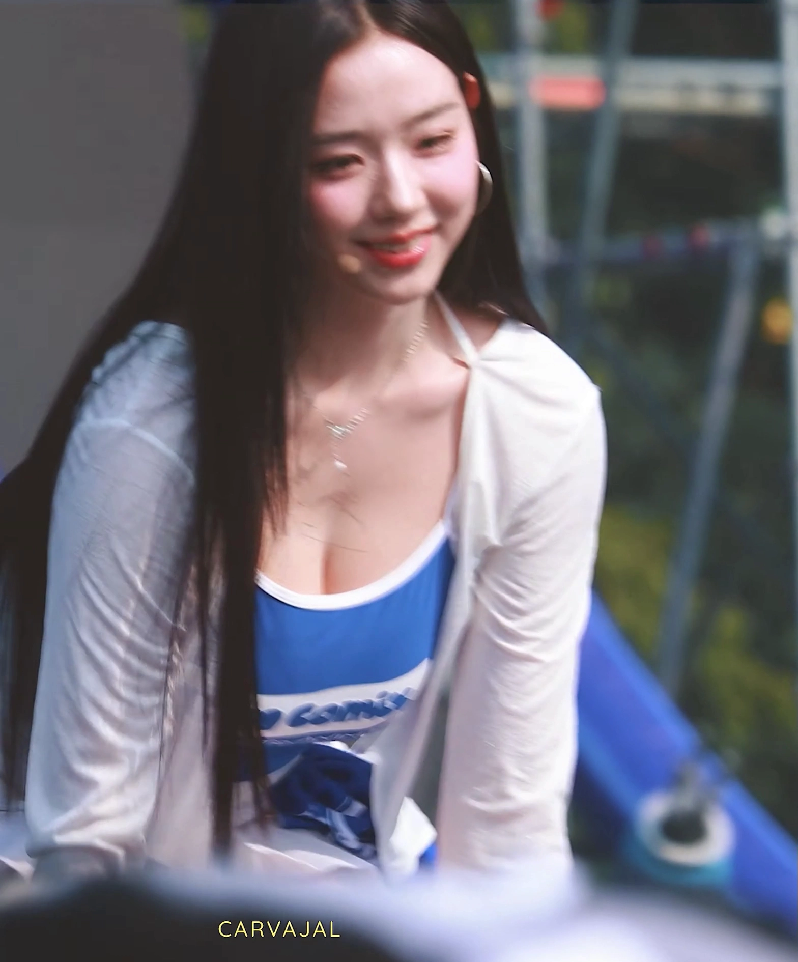 트리플에스 김채연 가슴골 수영복 상의 숙이자 벌어져버린 순간포착