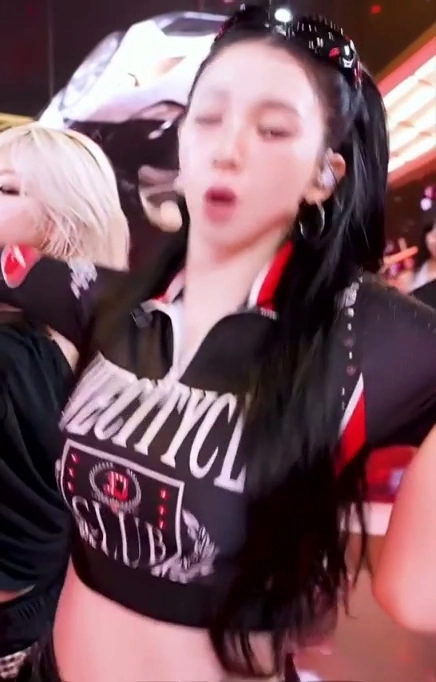 카리나 미드 음방 무대 덜컹거림에 따라 나온 슴부먼트