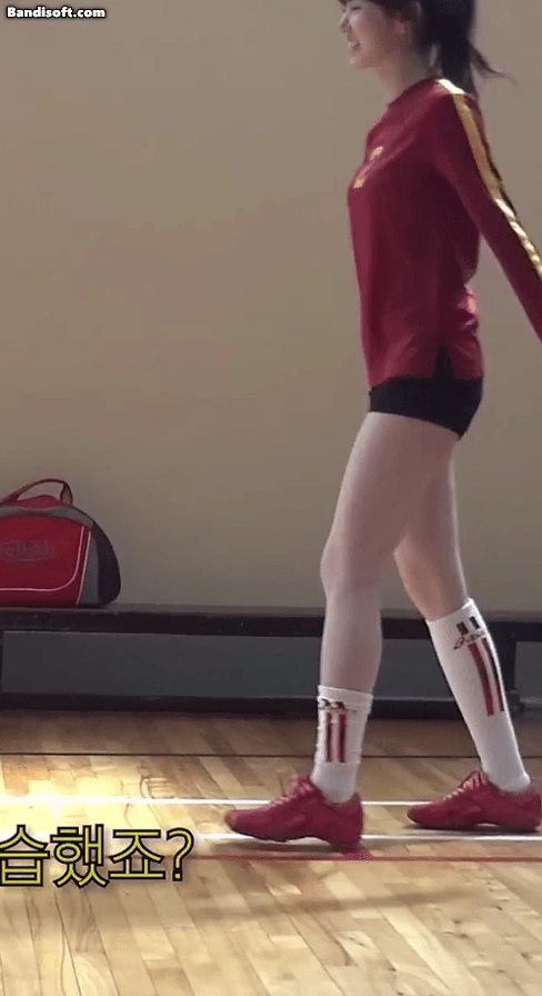 키키 수이 기럭지 포니테일 날리며 배구 코트 각선미 폭발