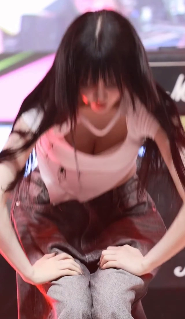 트리플에스 나경 가슴골 숙이는 순간포착 레전드