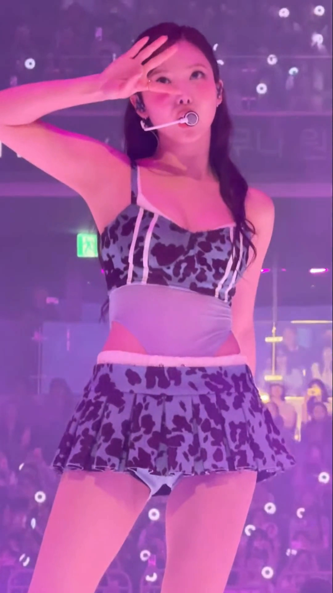 트와이스 나연 도끼자국 노출 야벅지 밀착샷