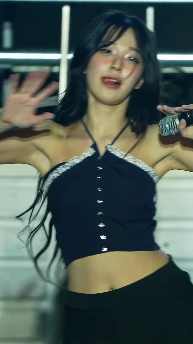 프미나 백지헌 겨드랑이 라인 클로즈업