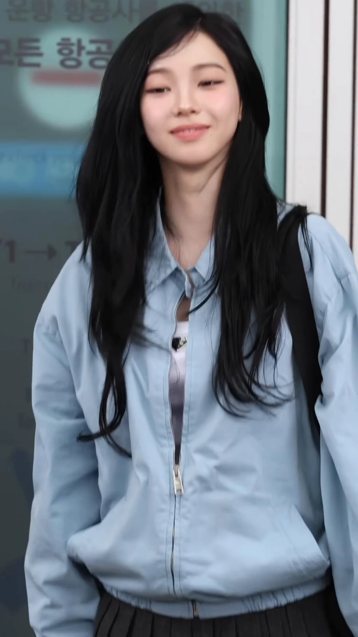 카리나 꿀벅지 출국길 테니스치마 검스 조합에 시선 폭발