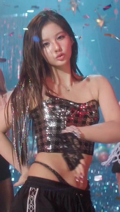 엔믹스 설윤 팬티끈 올라온 골반라인