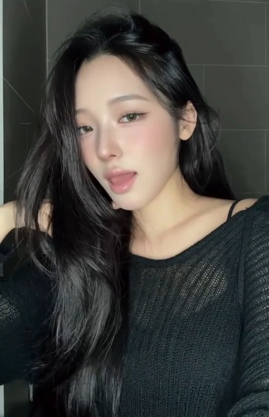 노지선 시스루 니트 속 가슴 쓰다듬으며 혀 낼름