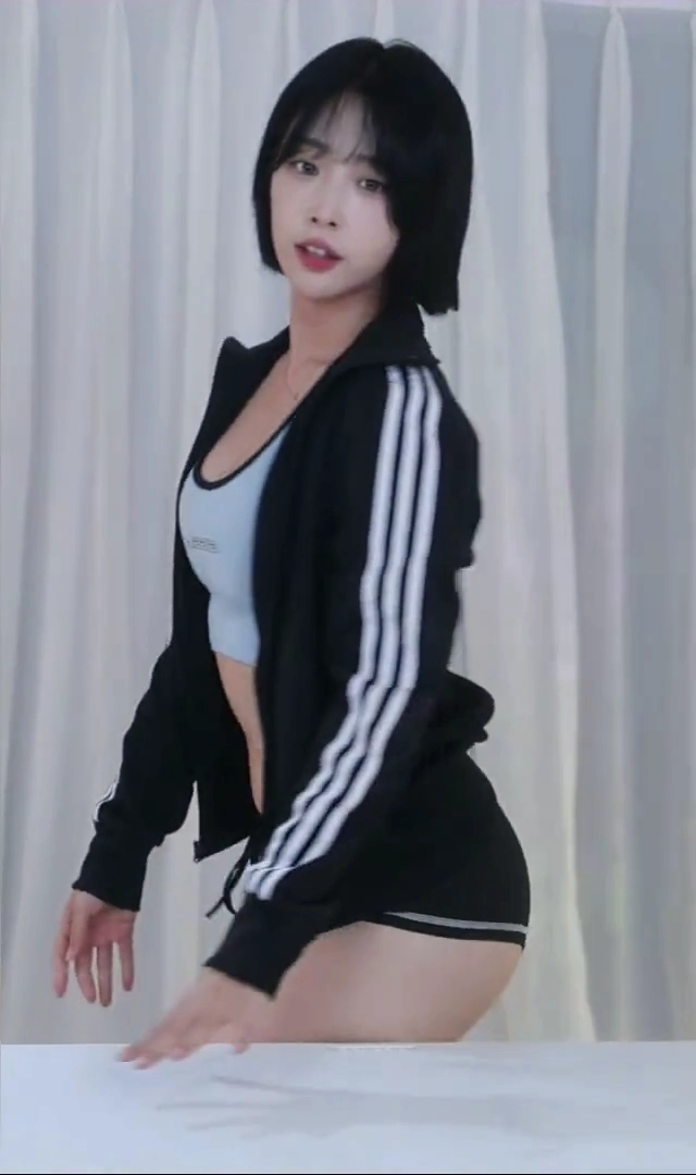 네린 엉덩이 새로운 둔신이라 불리게 된 테이블 비비기