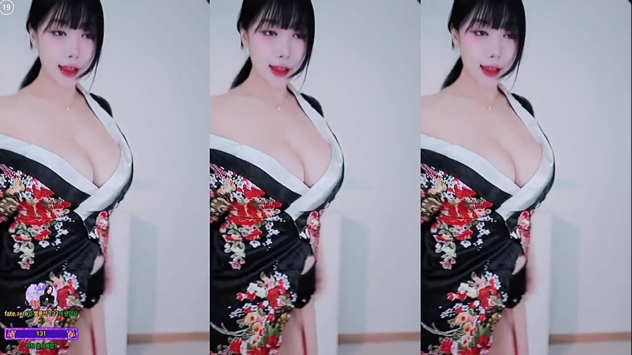 백만송 가슴골 기모노 풀려 영구정지 당할 뻔