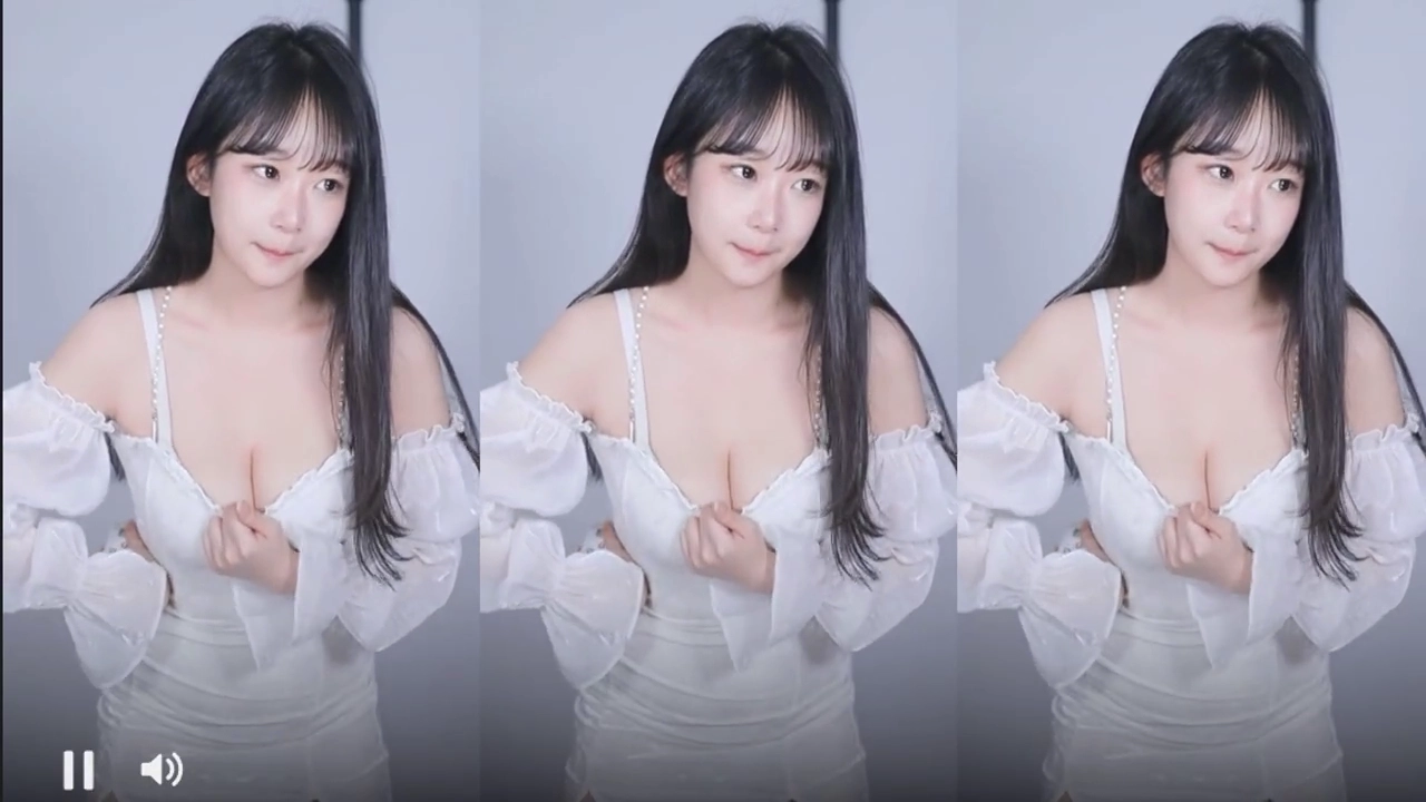 진땅콩 가슴골 블라우스 내리고 털어주는 퍼포먼스