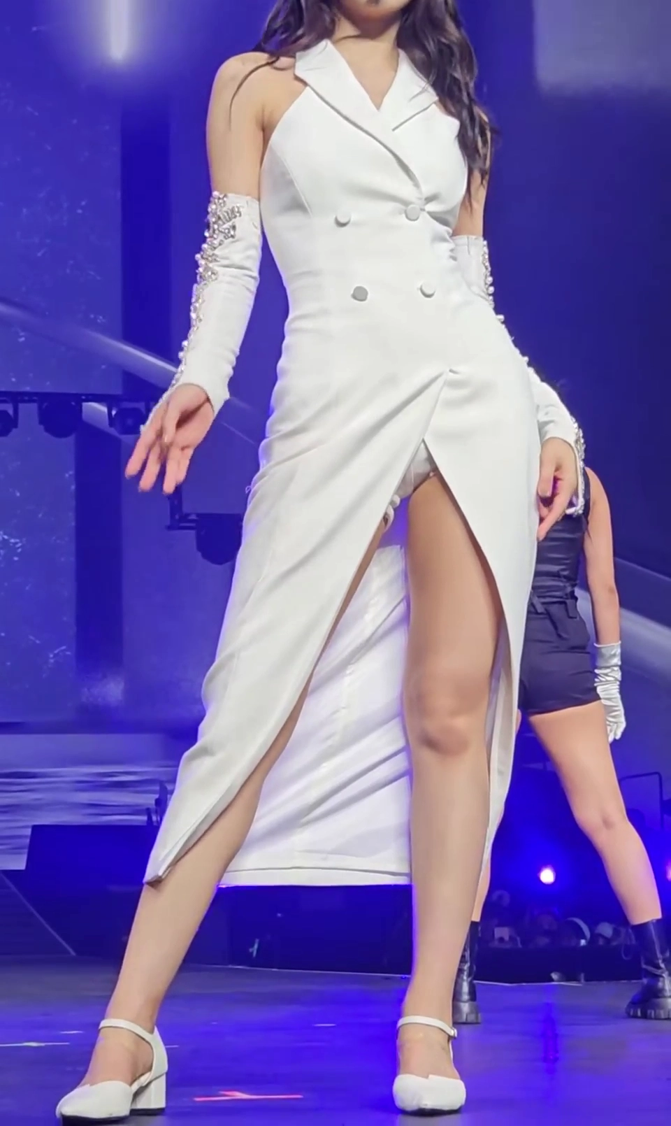 쯔위 야벅지 깊은 곡선 앞트임 롱드레스 유혹 포즈