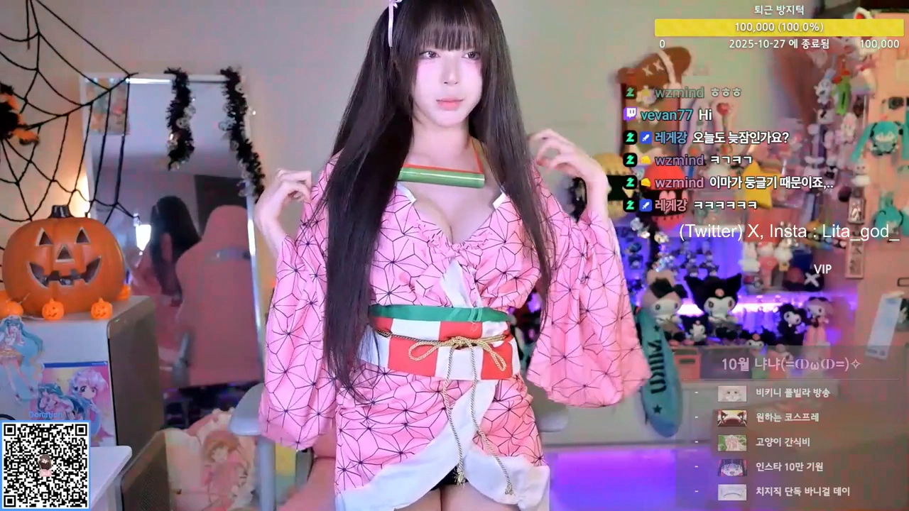 갓리타 알가슴골 돋보인 귀멸의칼날 네즈코 코스프레