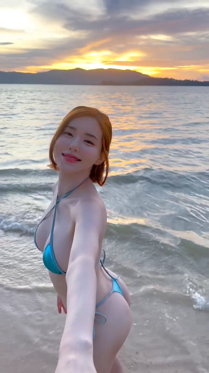 DJ소다 T백 비키니에 담긴 탱글힙