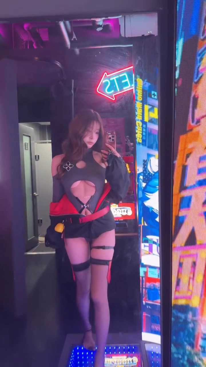 연유 언더붑 가슴 몽글하게 잡힌 셀카